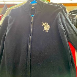 Polo Assasin Zip up sweater. Medium size. Black and white